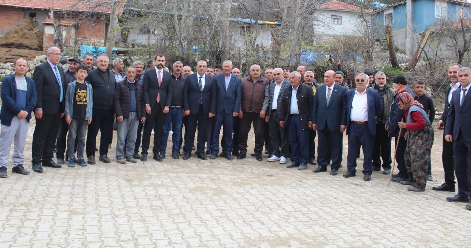 MHP milletvekili Adayı Vahit Kayrıcı, köylerde mevlid ve düğünlere katıldı