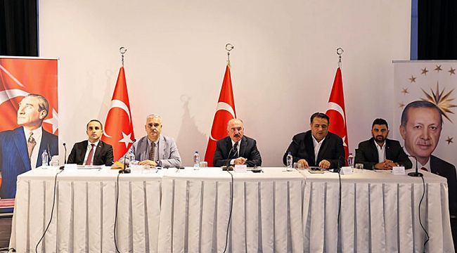 Çorum Valisi Ali Çalgan,  Tarihi Redif Kışlası'na hayran kaldı.